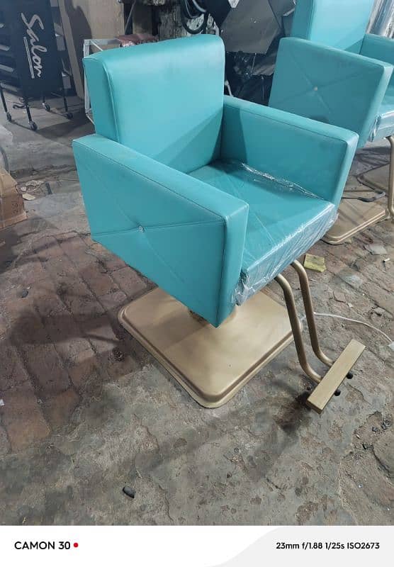 saloon chair/hair wash unit/pedi cure unit facial bed/trolley 8