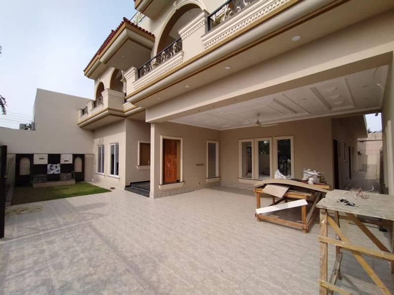 1 KANAL HOUSE AVAILABLE FOR SALE IN VALENCIA HOUSING SOCIETY BLOCK B 5