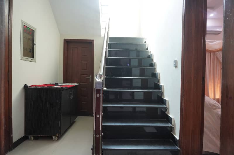 Facing Park 1 Kanal Upper Portion Available For Rent In Nfc 1 Block D 4