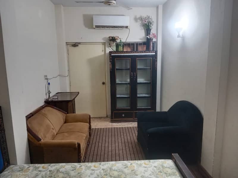 1 AND 2BEDS FURNISHED FLAT ROOM FOR RENT IN ALLAMA IQBAL TOWN 15