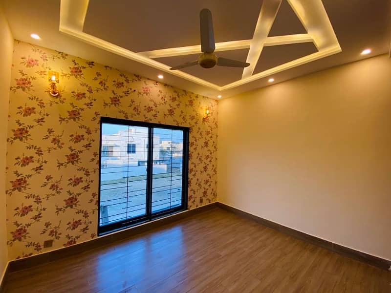 5 Marla Luxary House Available for Sale Bahria Nasheman Lahore (Just 1 year use) 6