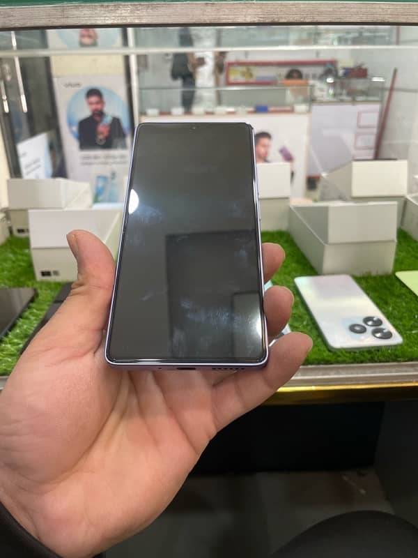 redmi note 13 pro 256 gb wala with complete box 2