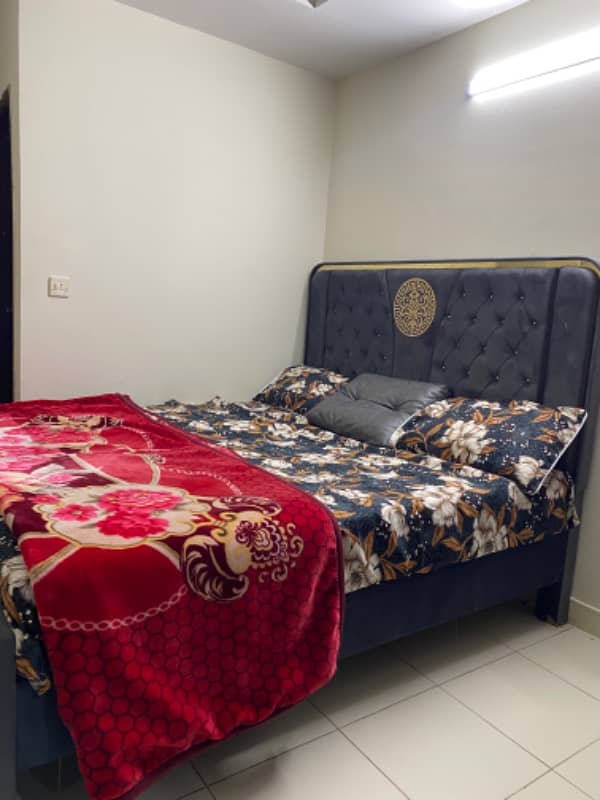 Par day 1bed apartment available 1