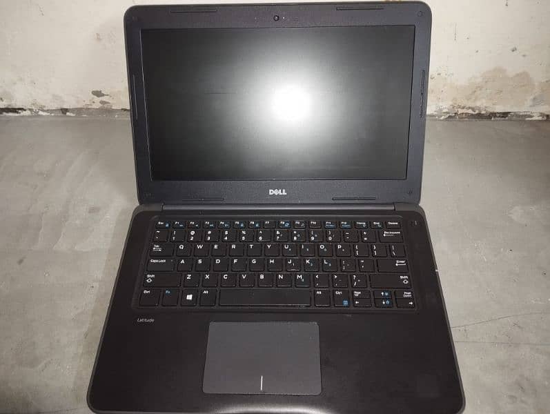 Dell Model 3380 Corei3 6th generation 8 Gb RAm 128dsd Hard battery ok 0