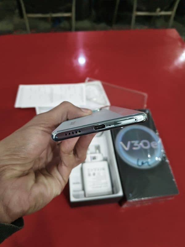 Vivo v30e 8gb 256gb Complete Box 1