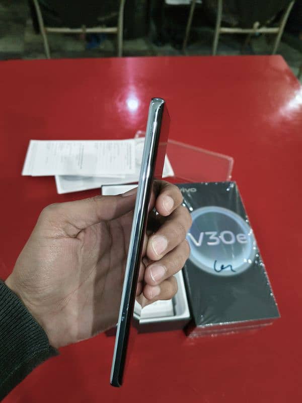 Vivo v30e 8gb 256gb Complete Box 2