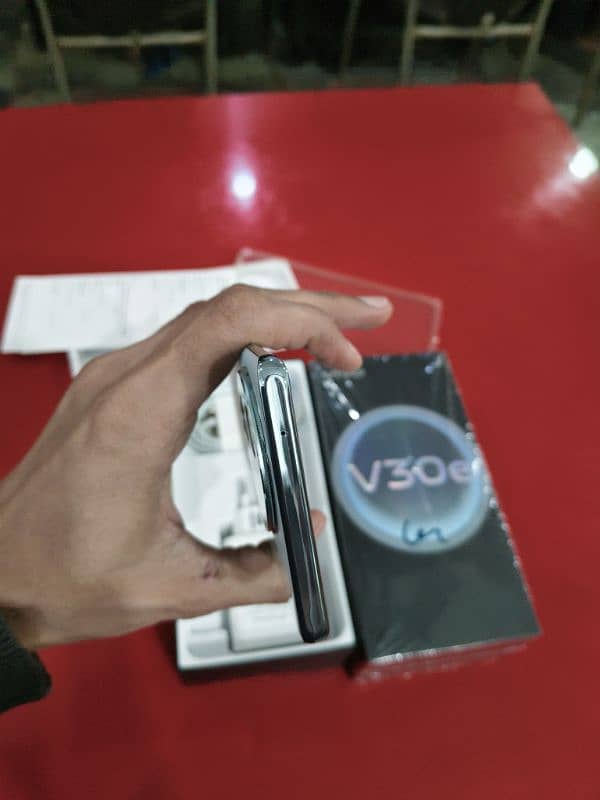 Vivo v30e 8gb 256gb Complete Box 3