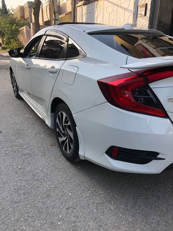 Honda Civic 2016 4