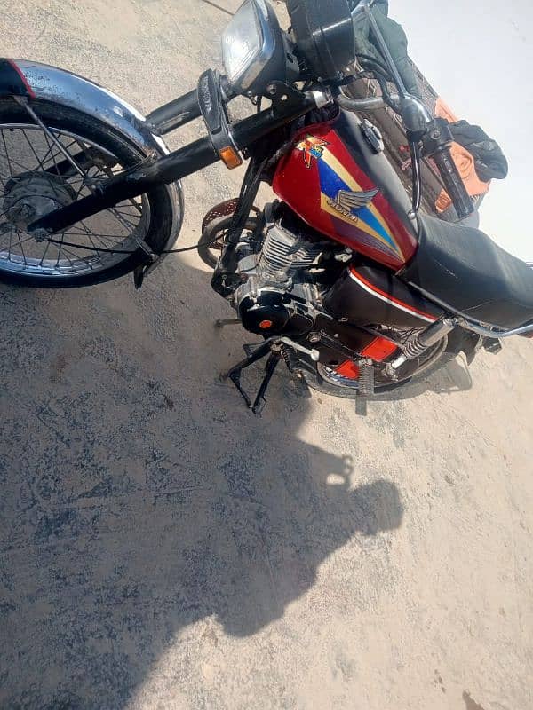 Honda 125 attock number,good sond ,call@wattsapp, 03/12/91/61/0/27 1