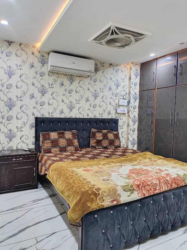 ONE BED LUXERY FURNISHED APARTMENT FOR RENT IN QUAID BLOCK BAHRIA TOWN LAHORE 8