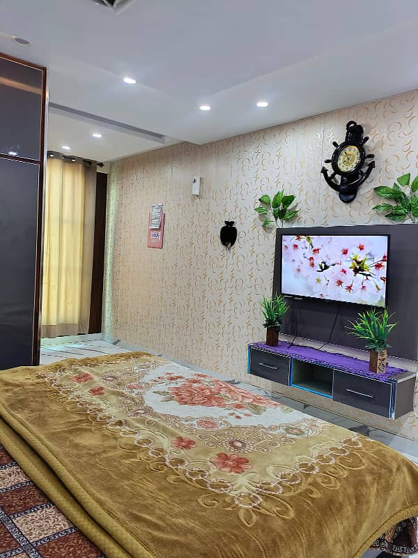 ONE BED LUXERY FURNISHED APARTMENT FOR RENT IN QUAID BLOCK BAHRIA TOWN LAHORE 11