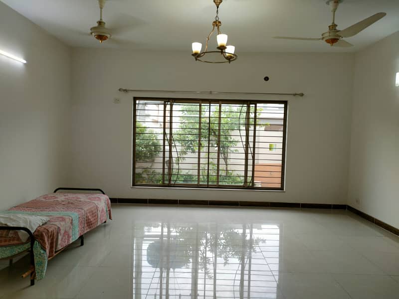 HOT LOCATION 17 Marla 4 Bed House For Sale In Askari 10 Lahore Cantt 2