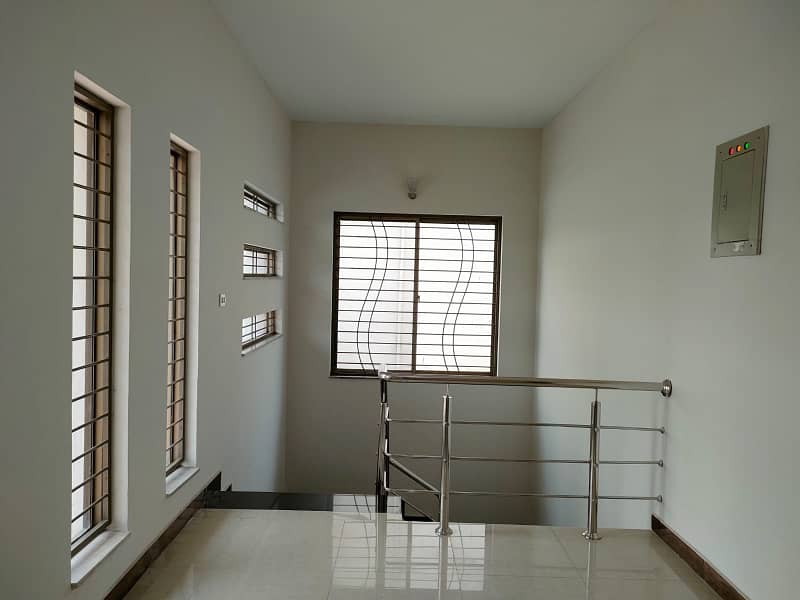 HOT LOCATION 17 Marla 4 Bed House For Sale In Askari 10 Lahore Cantt 8