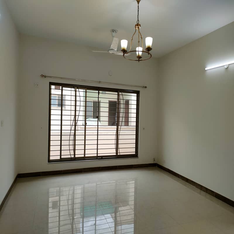 HOT LOCATION 17 Marla 4 Bed House For Sale In Askari 10 Lahore Cantt 11