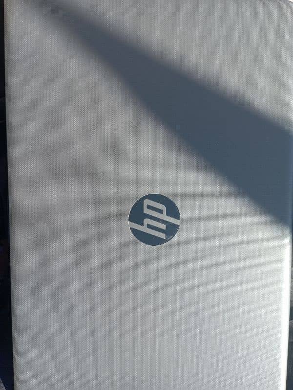 HP i5 8 gen 0