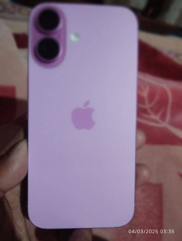 iPhone 16 pink 3