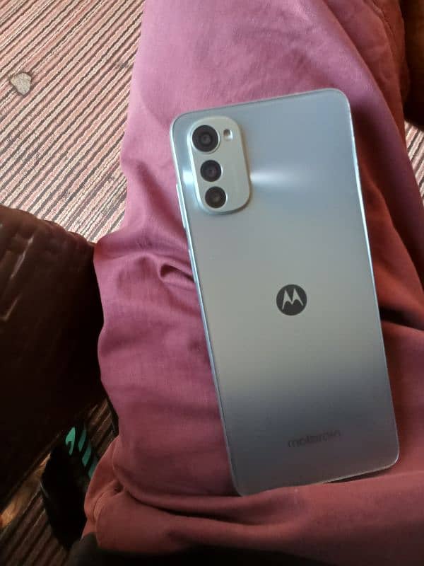 Moto E32 s 0