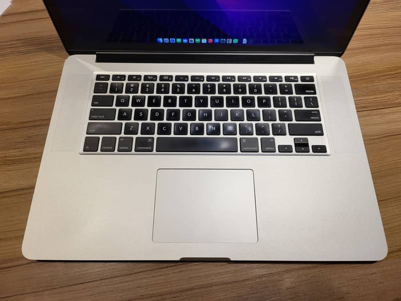 MacBook Pro Mid 2015 i7 16 GB DDR3 Ram, 512 SSD Beast For Designers 3