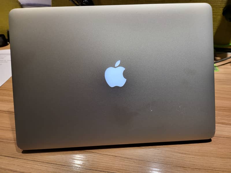 MacBook Pro Mid 2015 i7 16 GB DDR3 Ram, 512 SSD Beast For Designers 5