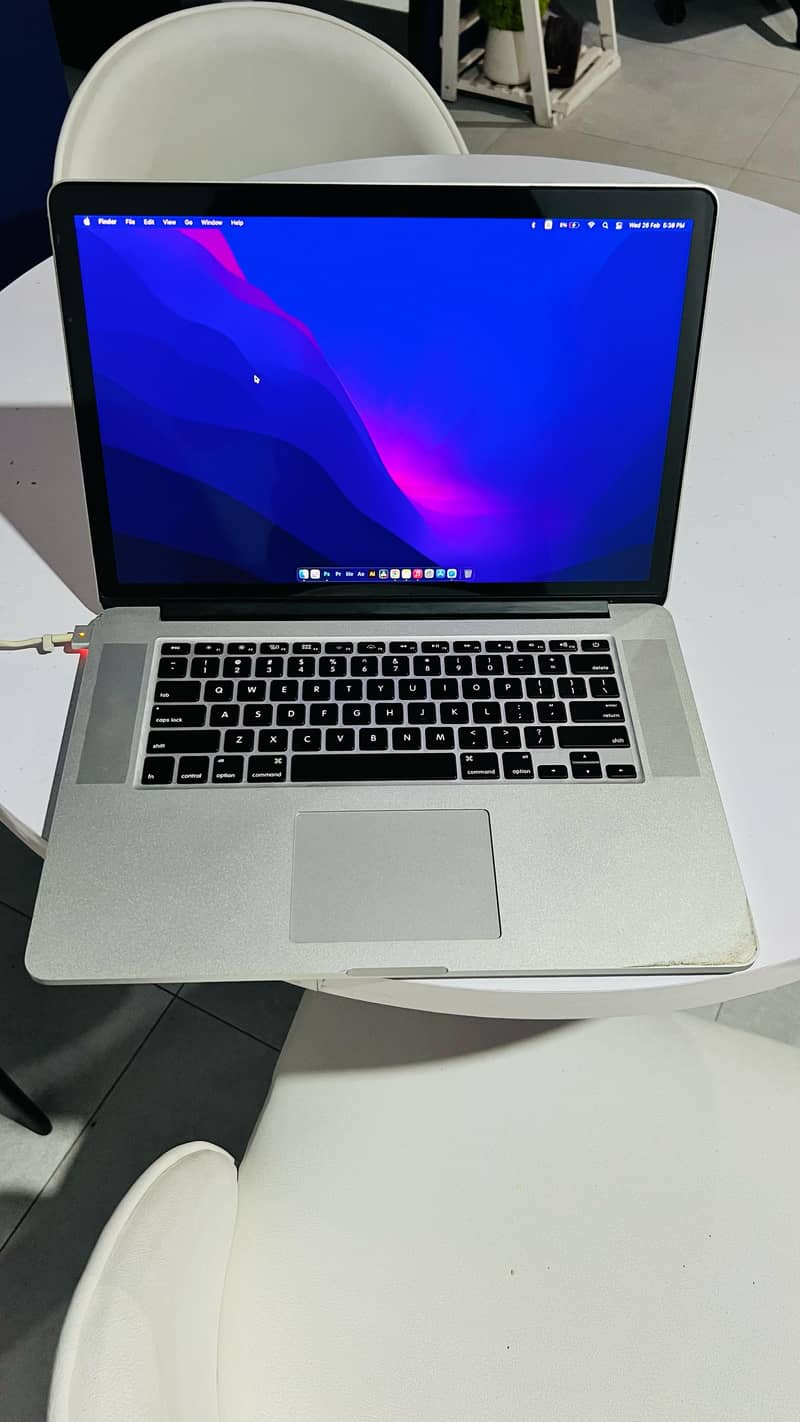 MacBook Pro Mid 2015 i7 16 GB DDR3 Ram, 512 SSD Beast For Designers 8