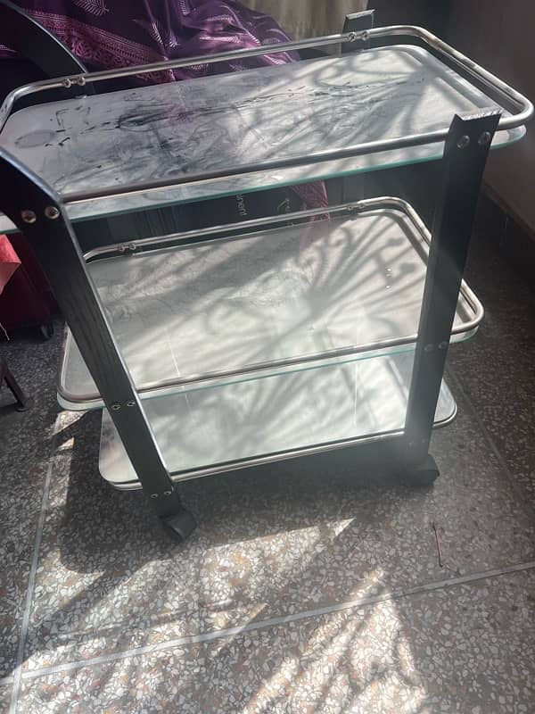 a trolly table for sell 0