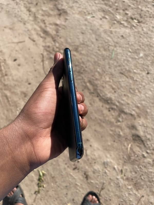 IPhone 11 Pro 256gb factory unlocked 3