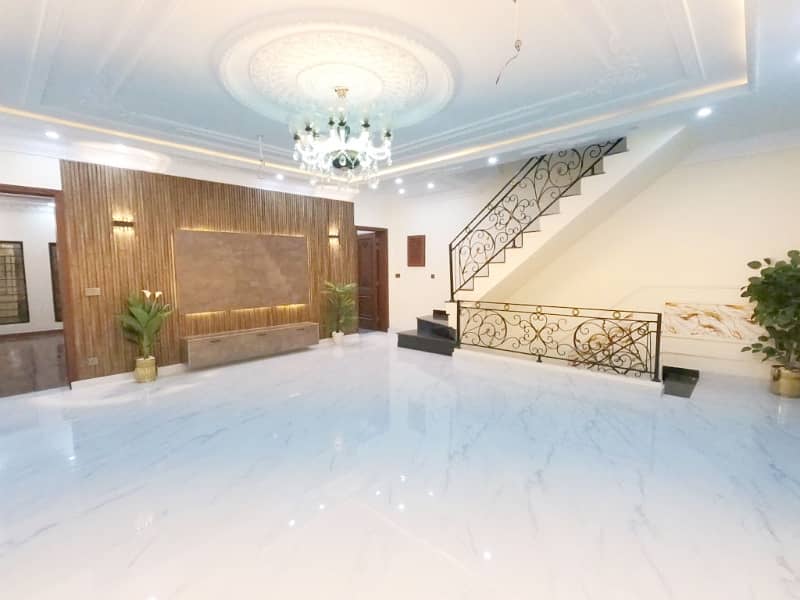 10M SPANISH HOUSE,AT SUPPER HOT LOCATION IN JOHAR TOWN FOR SALE 19