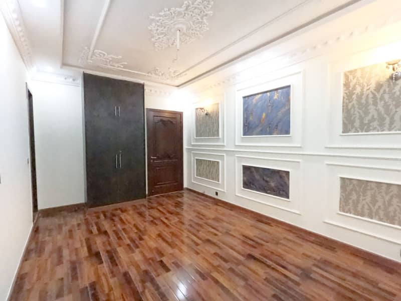 10M SPANISH HOUSE,AT SUPPER HOT LOCATION IN JOHAR TOWN FOR SALE 28