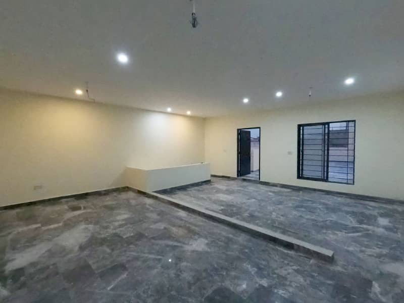 10M SPANISH HOUSE,AT SUPPER HOT LOCATION IN JOHAR TOWN FOR SALE 33