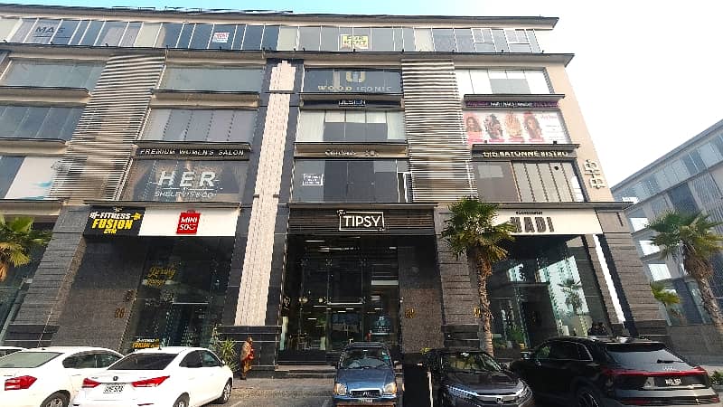 8 Marla DHA-RAYA COMMERCIAL 4TH FLOOR AVAILABLE FOR RENT 1