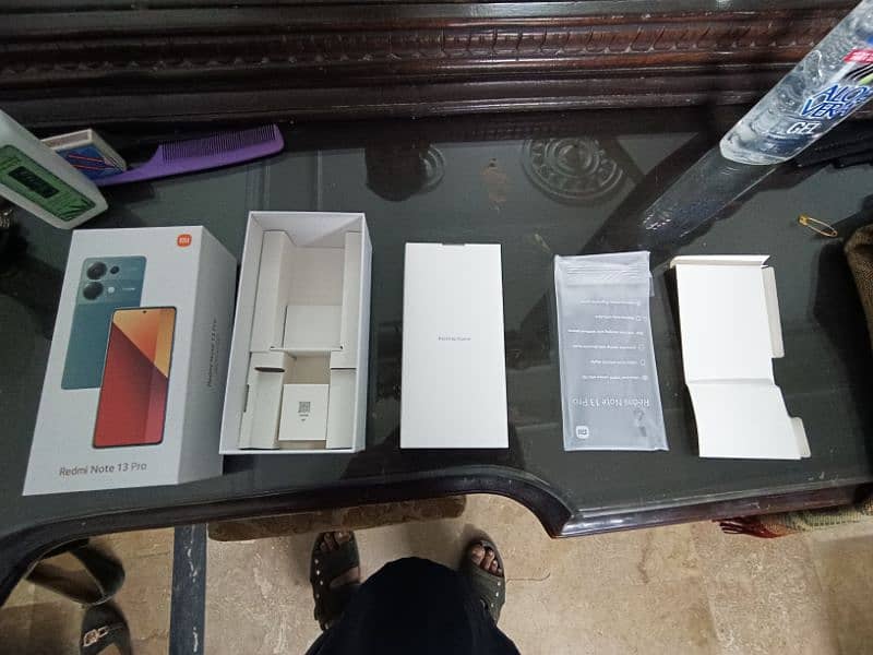 Box of redmi note 13 pro 0