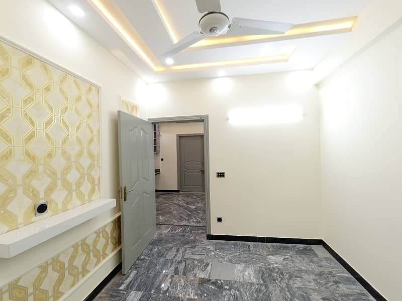 Apartment available in Wall Street Plaza G-15 Markaz on Excellent Location 16