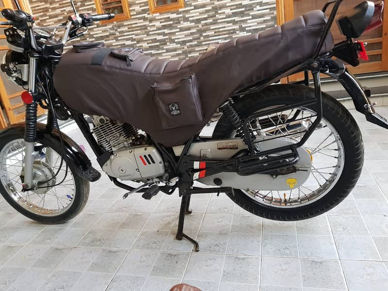 Suzuki GS 150 2015 END 8