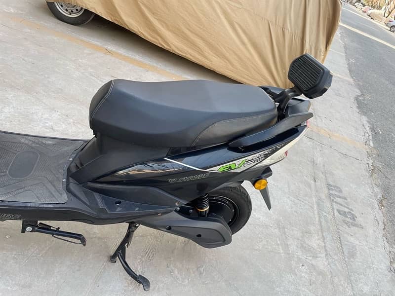 yj future scooty electric 7