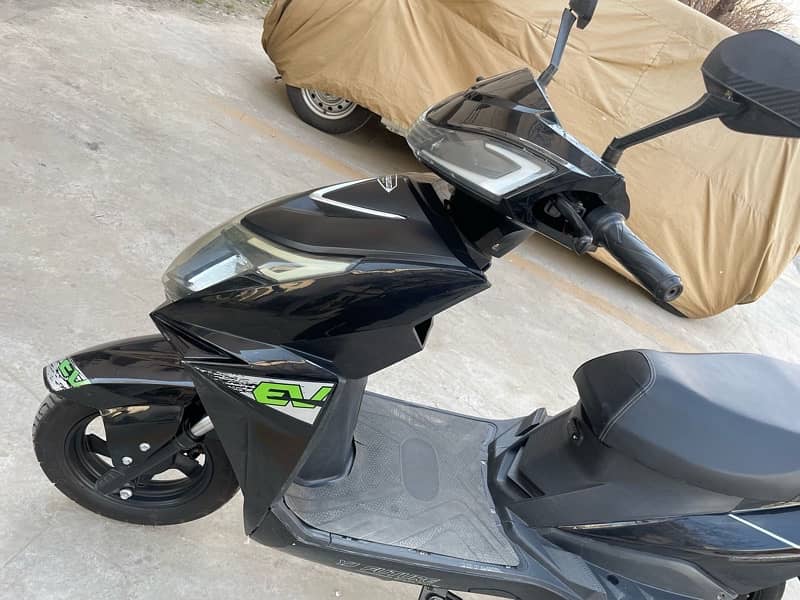 yj future scooty electric 10