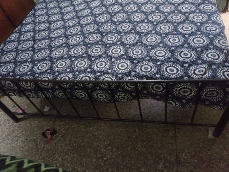 iron double bed + matress 6 inch 2 year used 1