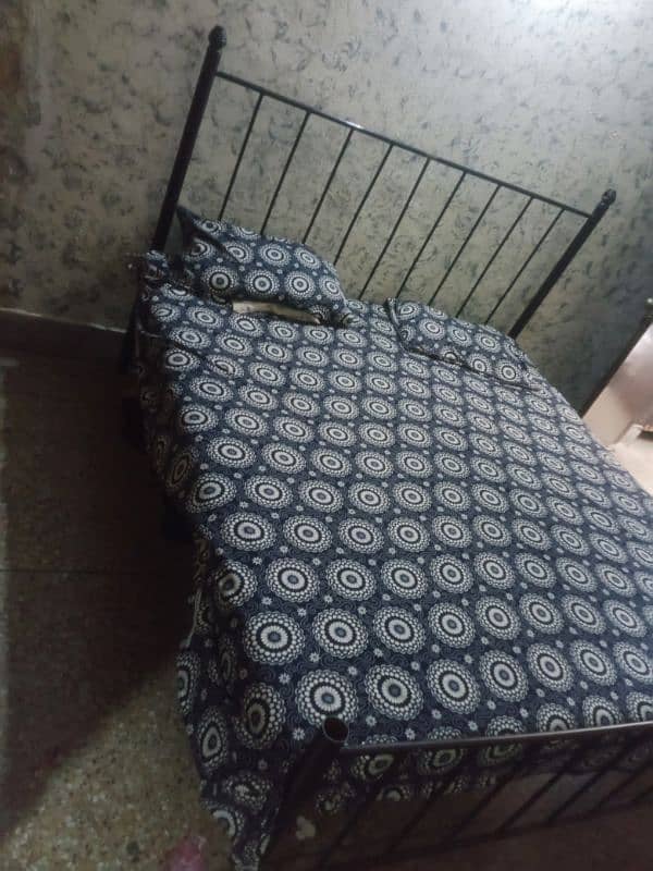 iron double bed + matress 6 inch 2 year used 2