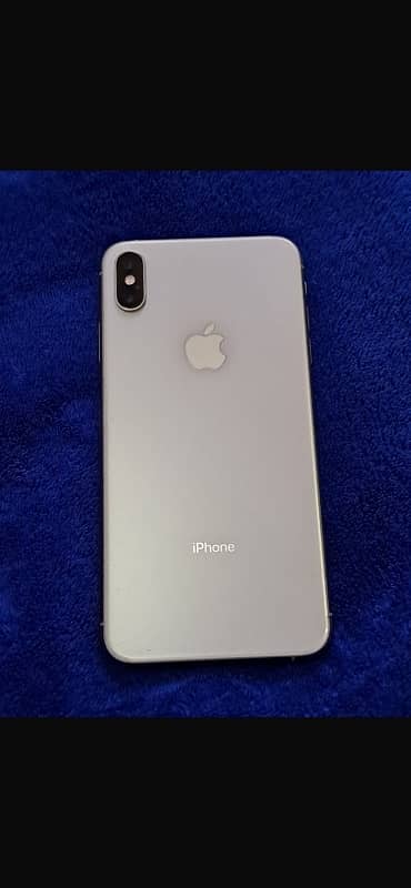 iPhone XS Max pta approved panal ma line ha baki all ok ha 0