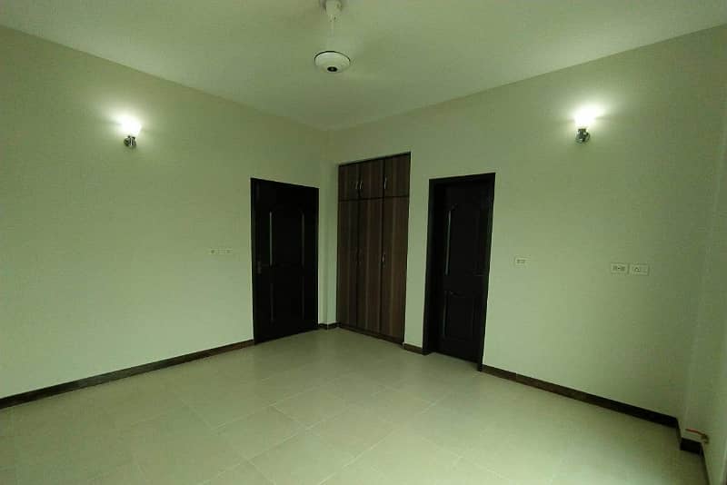 12-Marla 4-Bedroom Flat For Rent In Sector B Askari 11 Lahore 5