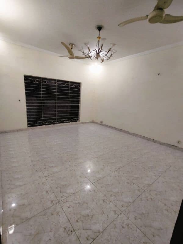 10 Marla House In DHA Phase-8,Ex-Park View!! Available For Rent. 2