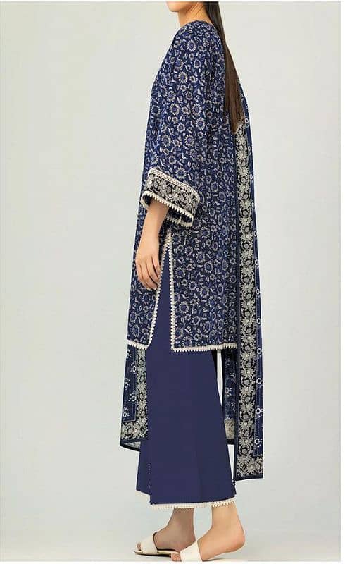 stunning 3 PCs printed dobbey lawn suite in blue: 1