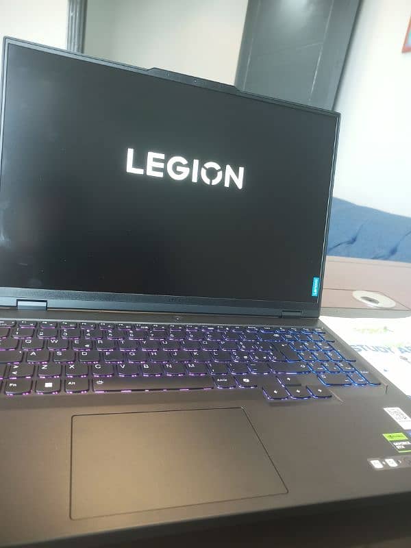 Lenovo Legion Pro 5 16IRX9  (Core i7 14th Gen 16" Intel) 1