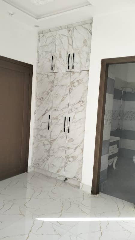 5 MARLA BEAUTIFUL HOUSE AVAILABLE FOR RENT IN DHA RAHBER 11 10