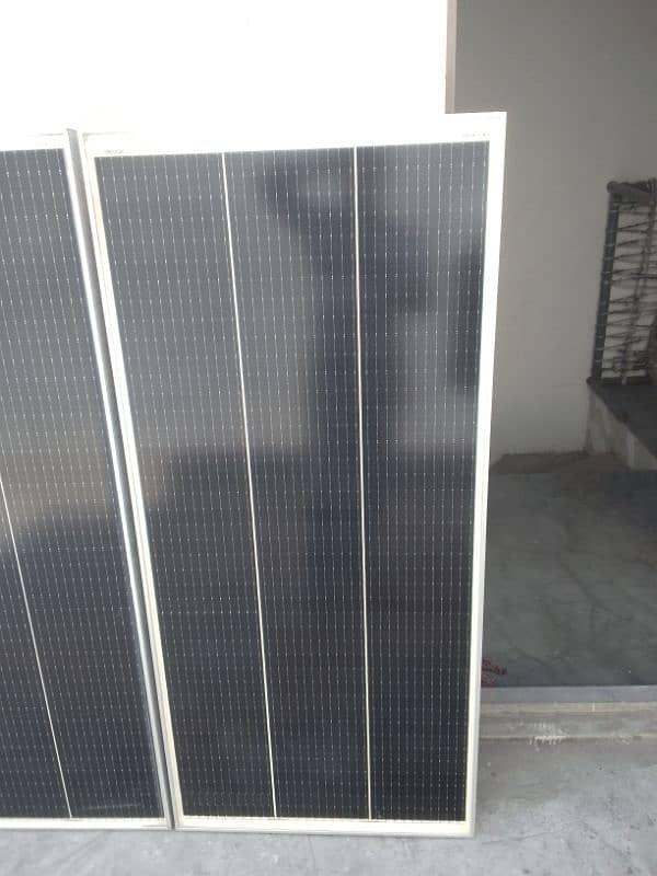 03 Solar Plates 200 watt each 2