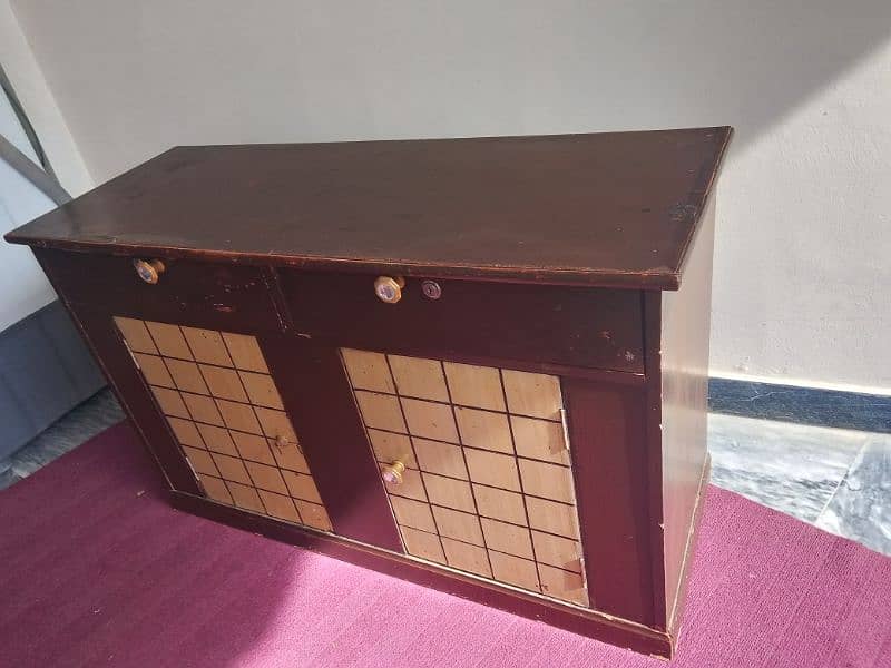 Wooden bed and dressing table 4