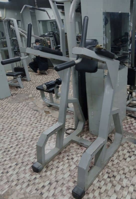 Commercial gym machines and equipment 3