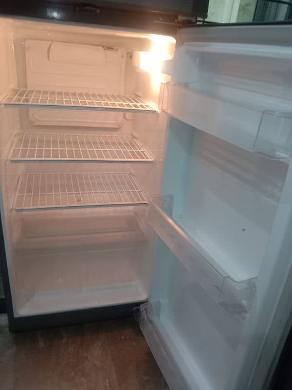 Dawlance fridge in warranty 5 years remaining 2