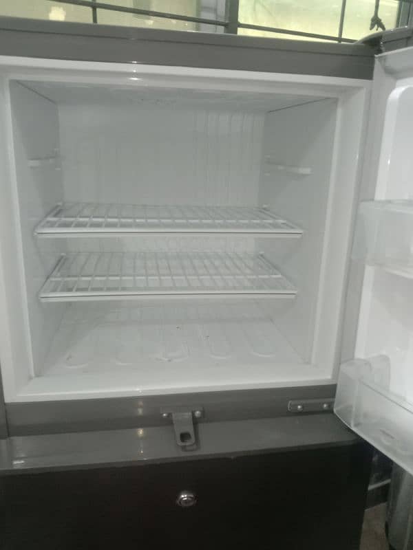 Dawlance fridge in warranty 5 years remaining 10