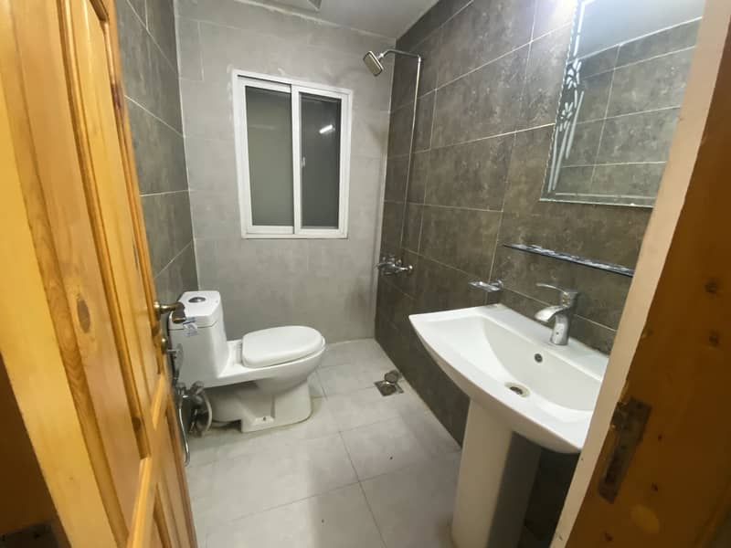 2 Bedrooms Unfurnished Apartment Available For Rent In E11 4 9