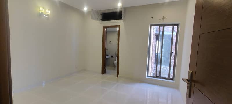 G plus 5 floor with basement comercial plaza for sale 3